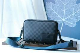 Picture of Louis Vuitton Mens Bags _SKUfw97506438fw